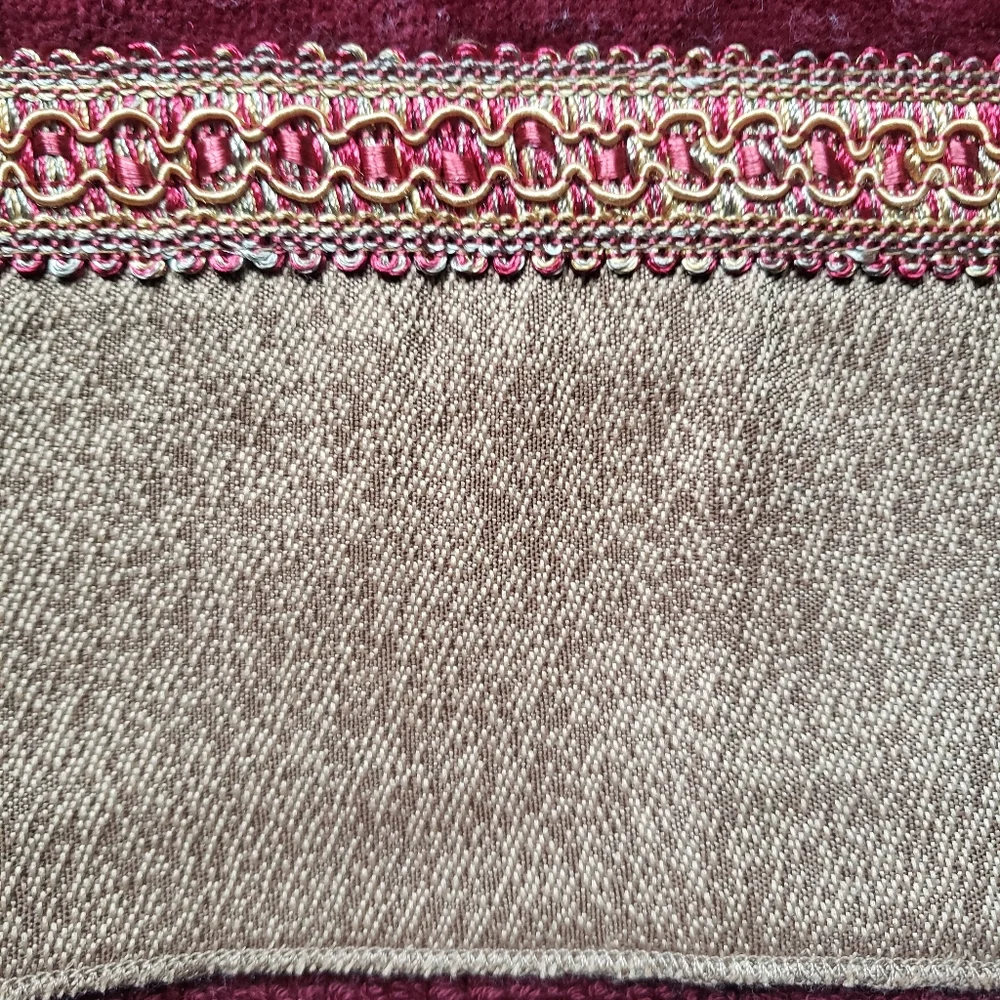 Bombay Pavanne Bath Towel with Gold Trim NWT